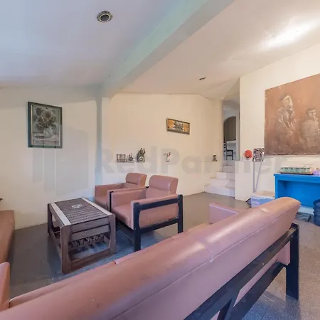 Bens Homestay Mitra Reddoorz-3